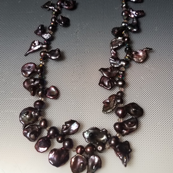 PEARLS FOR 2025 GREEN OR PURPLE ? POPPING PARTY BOHO PEARL NECKLACES 18'' - Picture 6 of 6